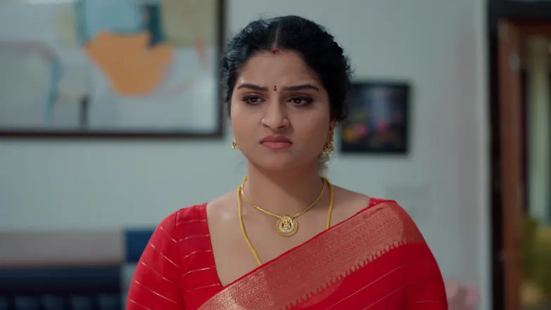 Chiranjeevi and Vijayashanthi Have a Clash Episode 146