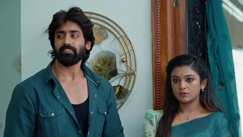 Chiranjeevi and Vijayashanthi Pretend to Hug Episode 147