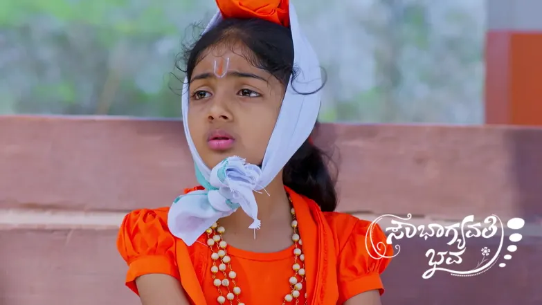 Mithra and Bhagyalakshmi Fight against Thieves Episode 688