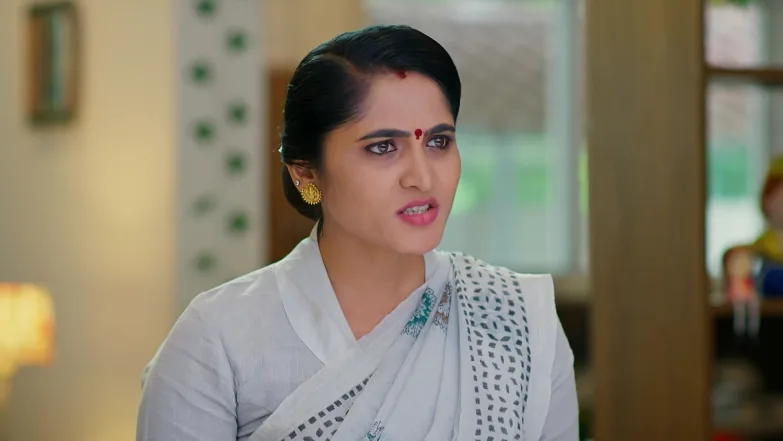 ​Apoorva Blames Gagan for Indu’s Suicide Attempt Episode 14