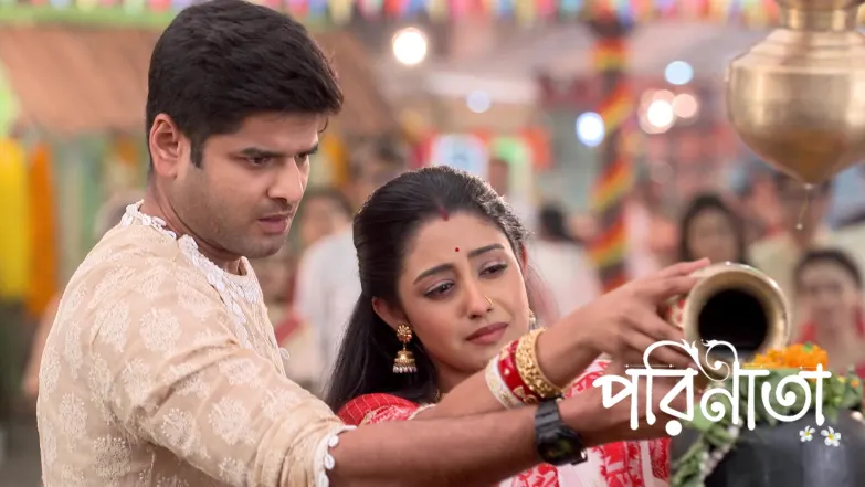 Parul and Rayan Pour Water over Lord Bhubaneshwar Episode 460