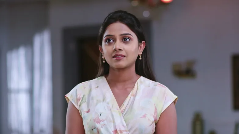 Sharath Adorns Durga's Hair with the Flower Episode 302