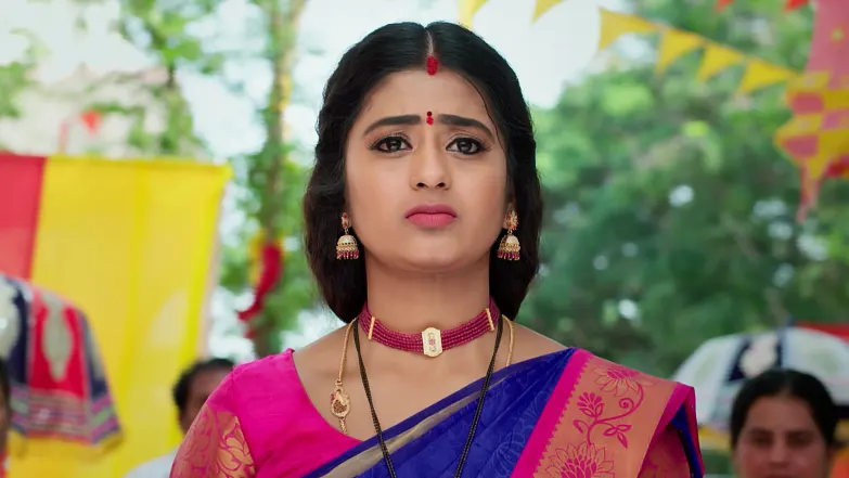 Bhagyalakshmi Looks for Lotus Flowers Episode 258