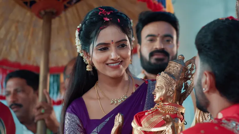 Maddy Saves Lakshmi from Dropping the Idol Episode 70