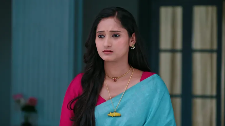 Malavika Binds Ambika with Maternal Power Episode 319