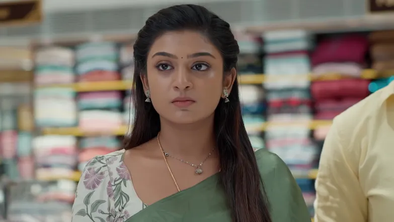 Manjula Starts Working at Krishnamraju's Mall Episode 203