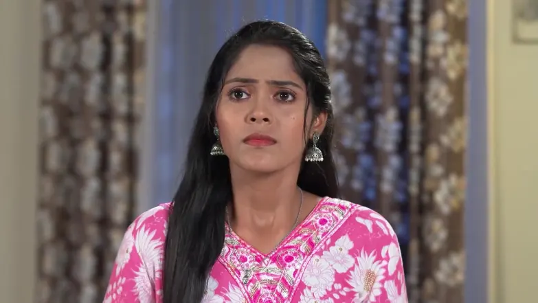 Shraddha Finds Aditya's Belongings - Tuma Bina 