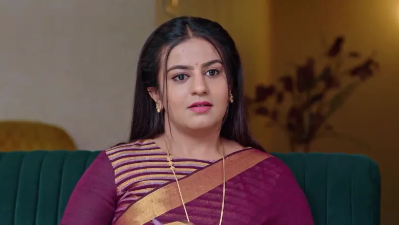 Nithya and Mahalakshmi Praise Arjun - Karna 