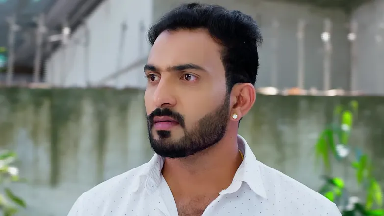 Bhagyalakshmi Faces a Dilemma Episode 381
