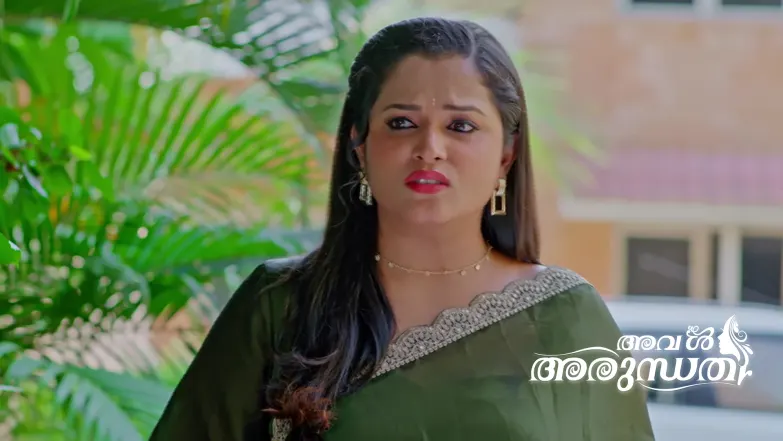 Anamika Runs into Mahendran's Parents Episode 479
