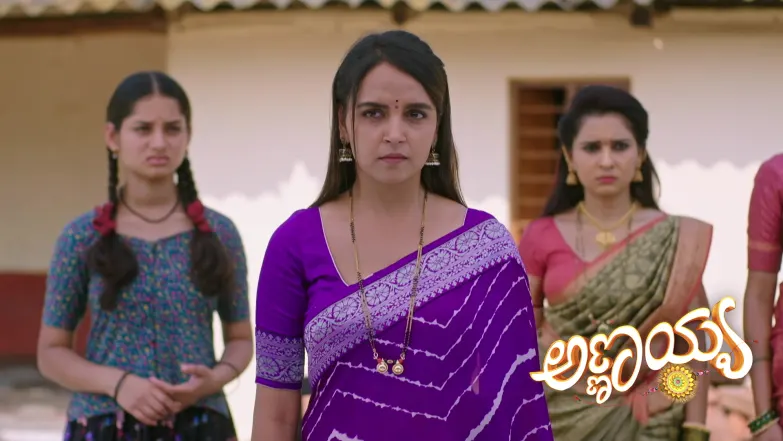 Parvathi Hits Pinkie Episode 467