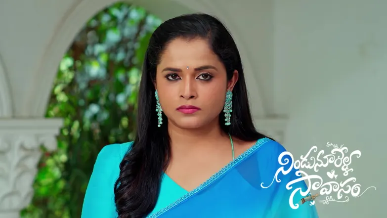 Amarendra Stops Manohari from Throwing Arundhati's Photo Episode 899