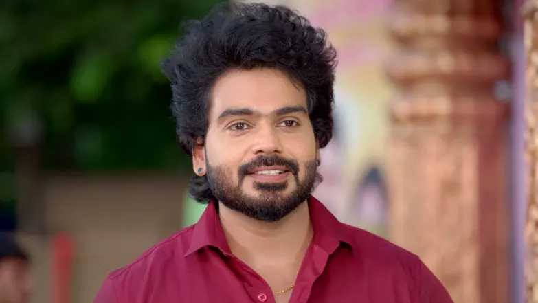 Karthikeyan Seeks Chithra's Help Episode 122
