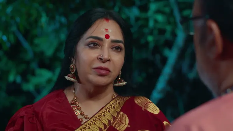 Moorthy Learns About Sreenivas's Decision 