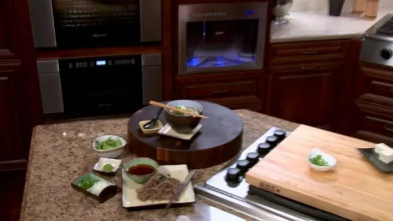 Soba Noodle Salad & Udon Noodle Soup Episode 23