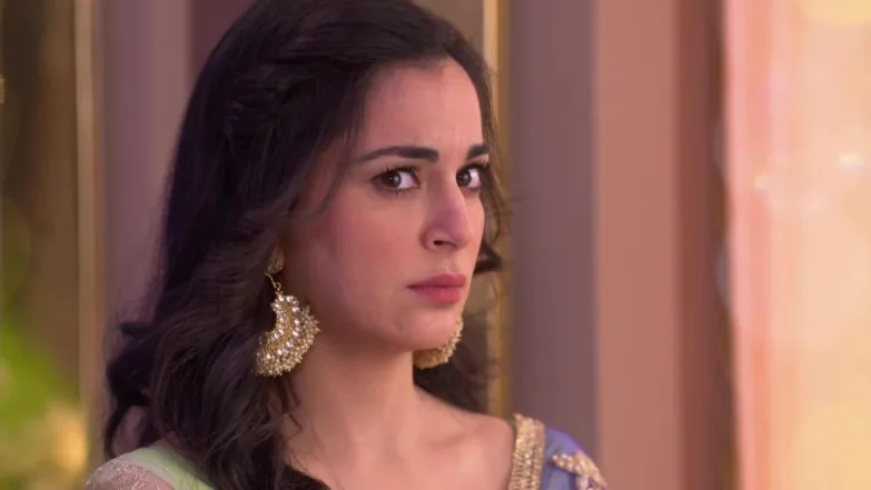 Karan Mesmerised By Preeta - Kundali Bhagya Romantic Moments 