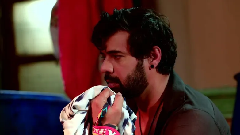 Abhi Remembers Pragya | Kumkum Bhagya 