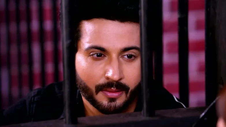 Preeta Feeds Karan in Jail | Kundali Bhagya 