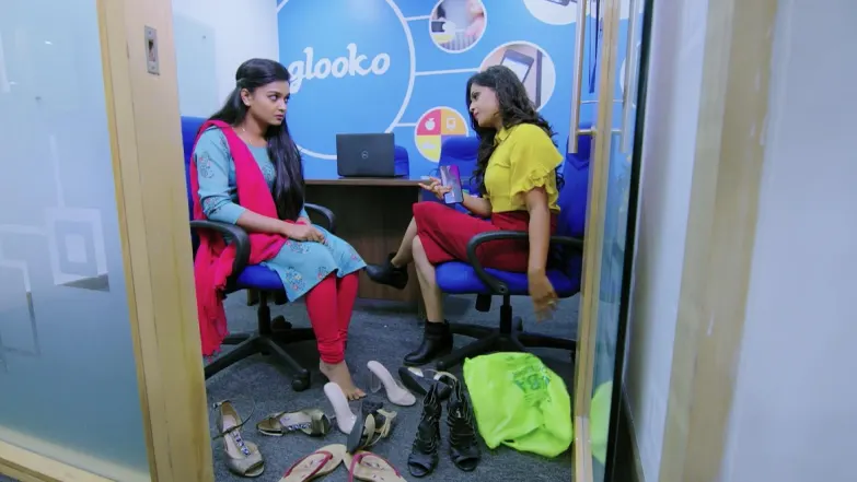 Anu lights an incense stick at office - Prema Entha Maduram Episode 18