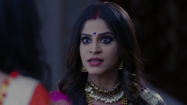 AJ catches Guddan trying to open his locker - Guddan - Tumse Na Ho Paayega Episode 25
