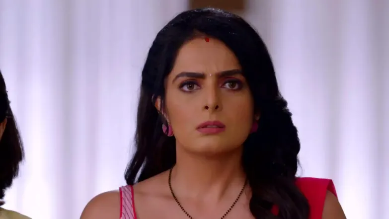 Prithvi arrives at the Luthra House with a procession - Kundali Bhagya 