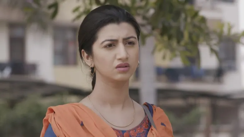 Desho meets Armaan outside Simple’s house - Khasma Nu Khani Episode 24