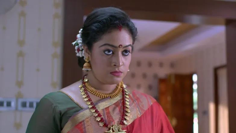 Prasad stops Durga - Kaiyethum Doorath Episode 22