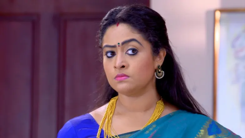 Durga questions Thulasi - Kaiyethum Doorath Episode 15