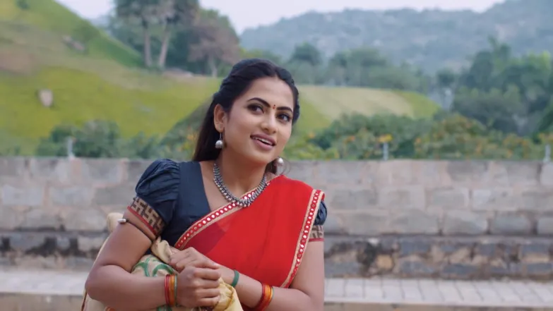 Vagdevi gets Saraswati thrown out of her house - No.1 Kodalu Episode 23