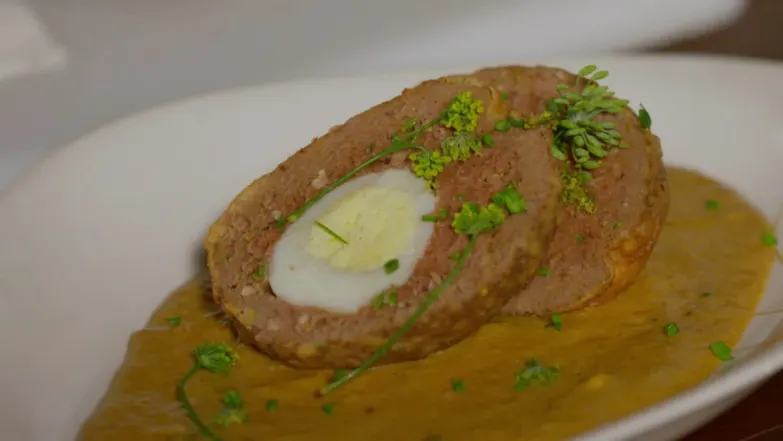 Chef Ranveer makes Nargisi Kofta for Balasinor's royal family - Food Tripping Episode 2