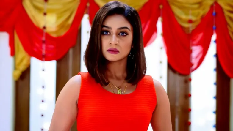 Kaushik worries about Riya's actions - Radhika Episode 2