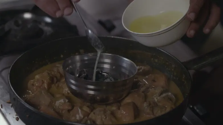 Gautam and Ranveer arrive at The Nilambag Palace - Food Tripping Episode 7