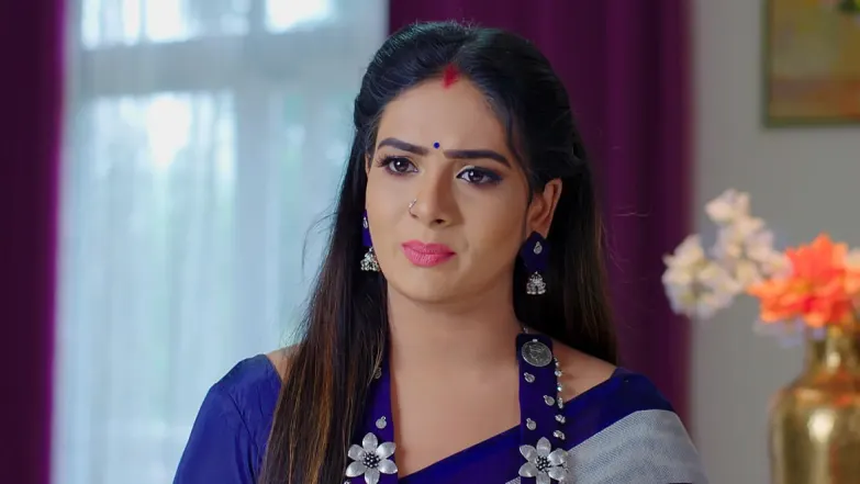 Daksha confronts Bhanu - Hitler Gari Pellam Episode 26
