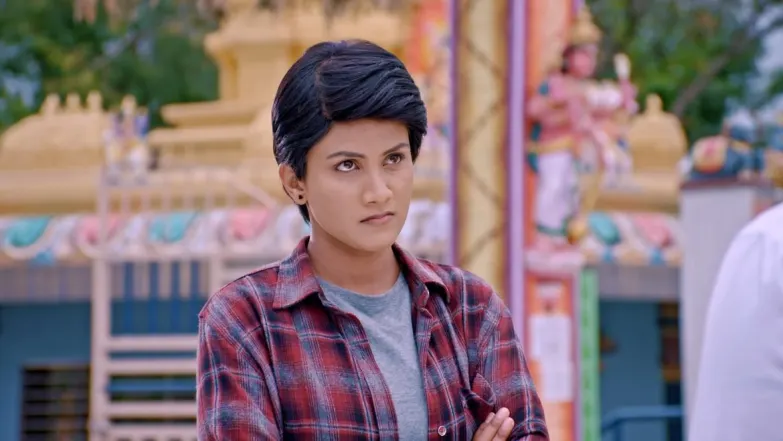 A bad omen at the temple worries Janaki - Sathya Episode 24