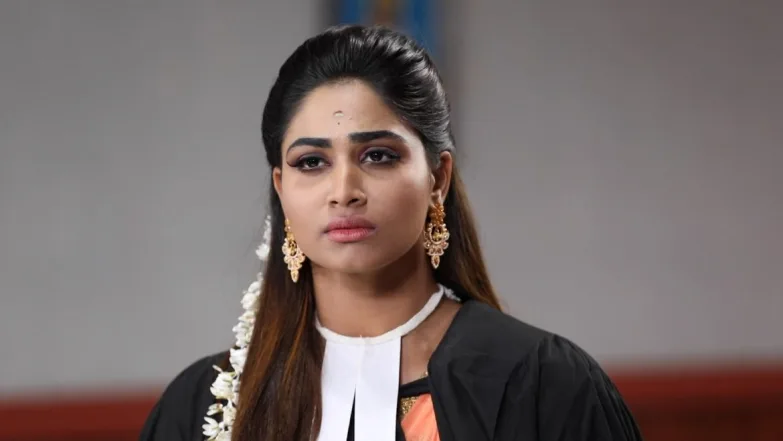Abhirami dressed as Anuradha - Rettai Roja Episode 100