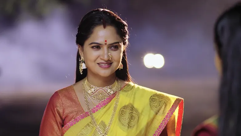 Tilottama challenges Ahalya - Trinayani Episode 20