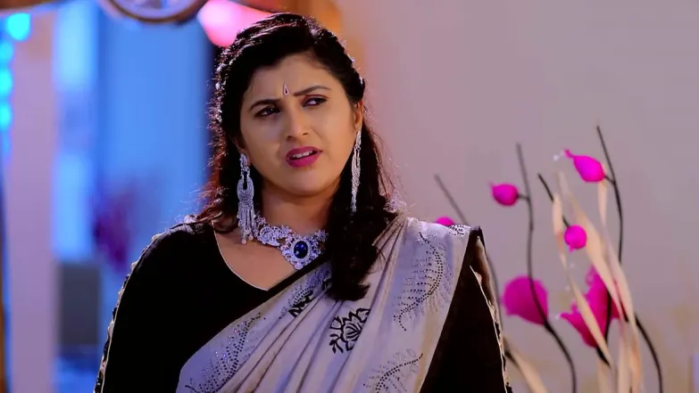 A Driver Kidnaps Trinayani Episode 23