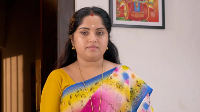 Vijitha puts up an act before Arun - Karthika Deepam Episode 20