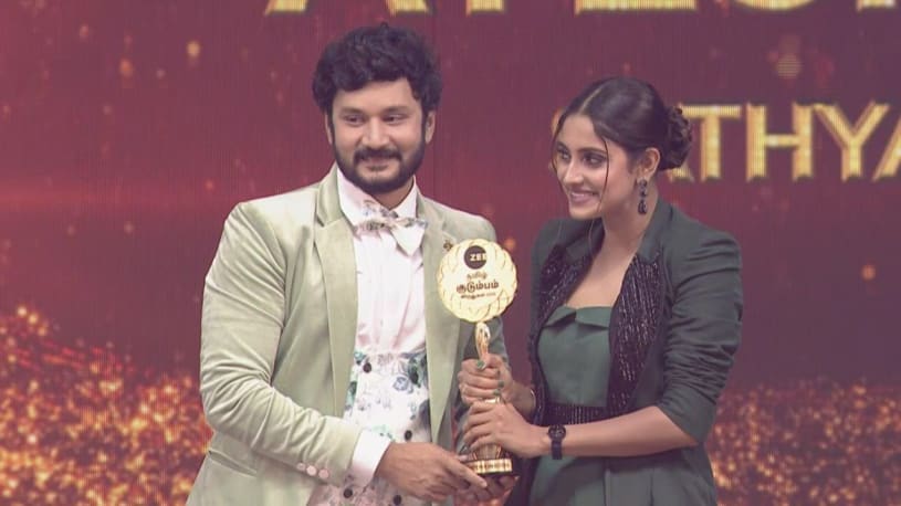 Watch Zee Tamizh Kudumbam Viruthugal 2019 Tv Serial From Zee Tamil Online Zee5 This is the second time of the tamil television industry where awards are given for performances in television serials and. watch zee tamizh kudumbam viruthugal