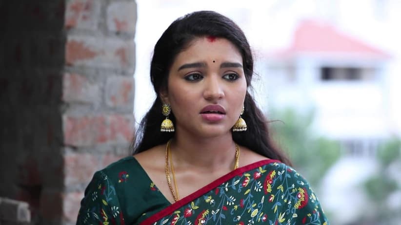 Parvathy ignores Sundaram's phone call - Sembaruthi