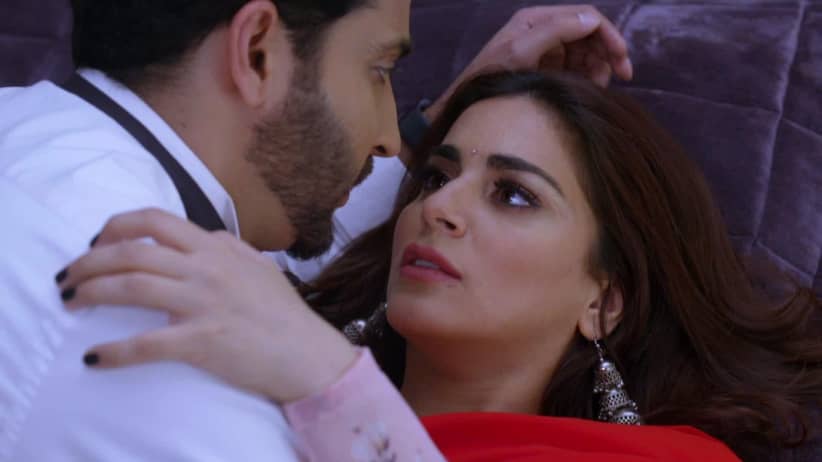 Karan and Preeta get intimate - Kundali Bhagya Highlights