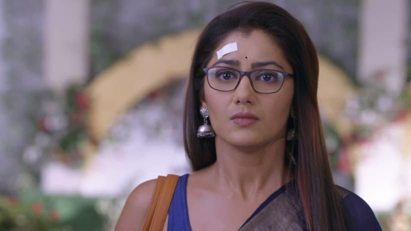 Pragya goes to Mehra Mansion to meet Riya and Abhi - Kumkum Bhagya
