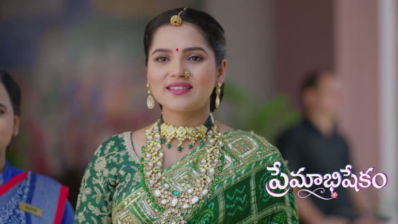 Vasudha Dresses up as Chandrika