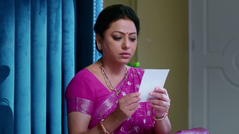 Yashoda gets Emotional - Krishna Rukku