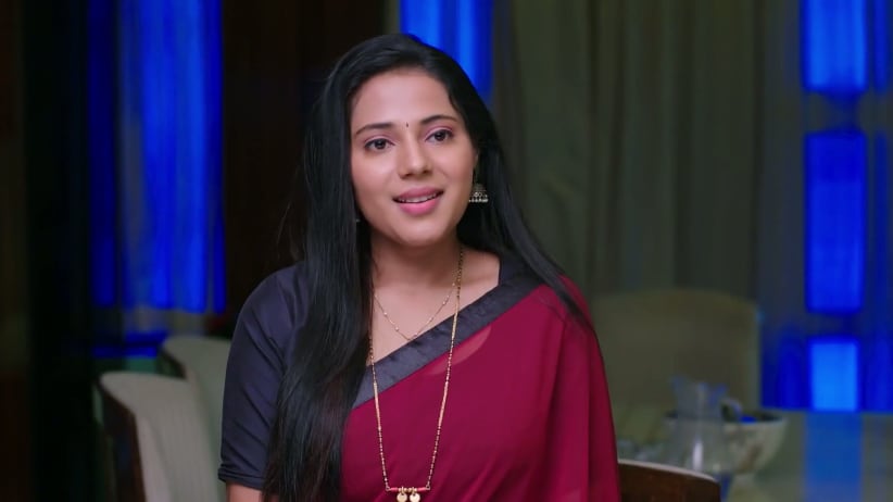 Amrutha and Sanjeeva Gifts Bangles to Lakshmi - Adi Lakshmi Purana
