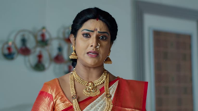 Subbalakshmi's Arrival Leaves Jaya Tense