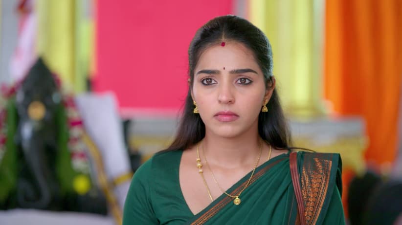 Meenakshi Learns about Jeeva's Help