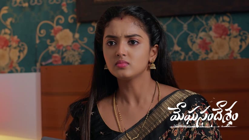 Akash Wears Bhoomi’s Sari