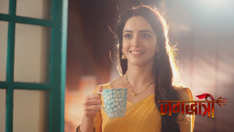 Jagadhatri Tries to Win the Deshmukhs' Trust