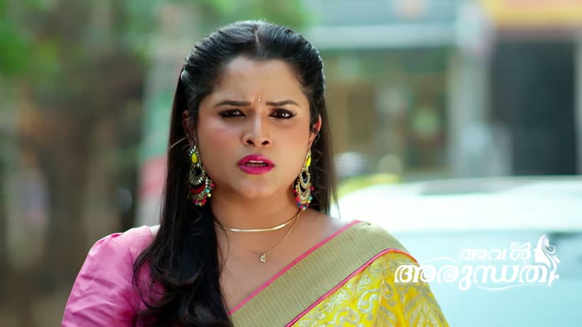 Parvathi Gets Emotional to See The Kids